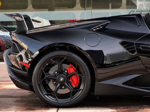 Used 2018 Lamborghini Huracan Performante image 17