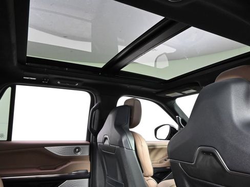 New 2026 Lincoln Navigator L Black Label AWD/4WD image 17