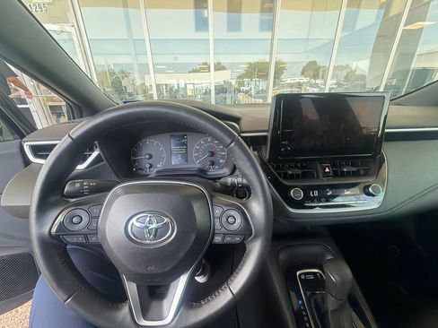 Used 2025 Toyota Corolla SE FWD image 12