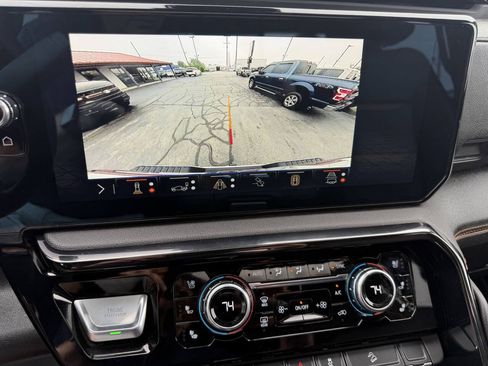 Used 2025 GMC Sierra 3500 AT4 w/ AT4 Premium Plus Package AWD/4WD image 18