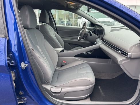 Used 2023 Hyundai Elantra SEL w/ Convenience Package image 18
