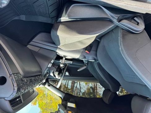 Used 2020 Ford Mustang Coupe RWD image 25