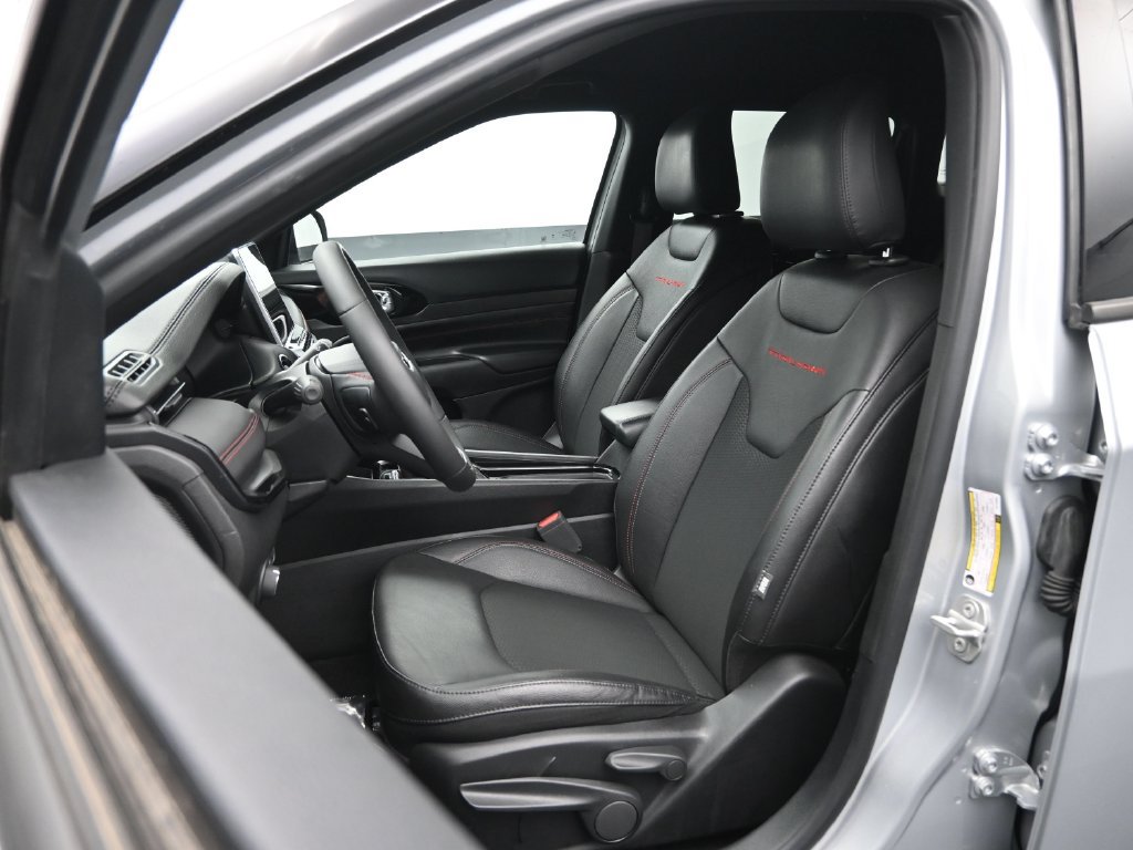 Used 2024 Jeep Compass Trailhawk AWD/4WD image 24
