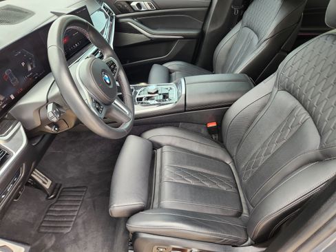 Used 2025 BMW X7 M60i AWD/4WD image 7