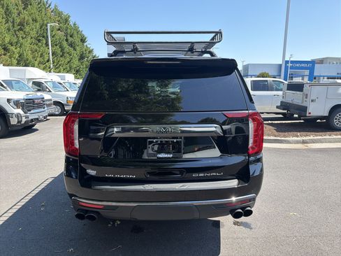 Used 2024 GMC Yukon XL Denali Ultimate AWD/4WD image 9