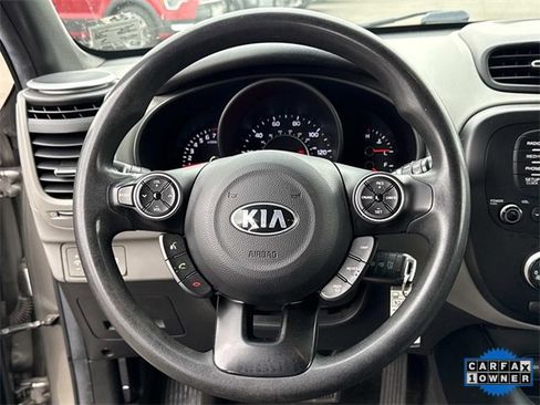 Used 2015 Kia Soul + image 18