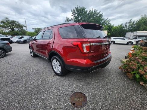 Used 2019 Ford Explorer XLT w/ Equipment Group 202A AWD/4WD image 5