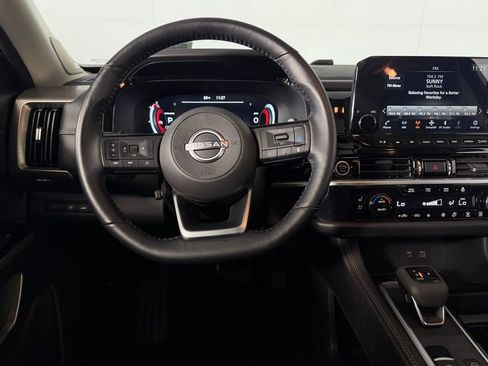 Used 2025 Nissan Pathfinder Platinum w/ Cargo Package FWD image 15