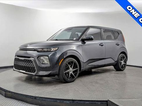 Used 2020 Kia Soul LX FWD image 2