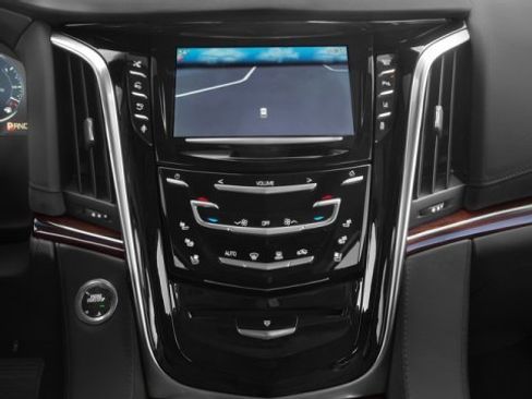 Used 2015 Cadillac Escalade Platinum image 12