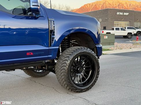 Used 2026 Ford F350 Platinum AWD/4WD image 4
