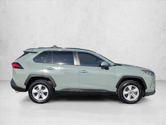 Used 2019 Toyota RAV4 XLE w/ Convenience Package FWD image 4