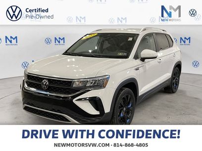 Used 2023 Volkswagen Taos SE w/ Black Wheel Package