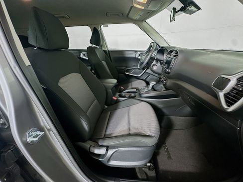 Used 2025 Kia Soul LX w/ LX Technology Package image 30