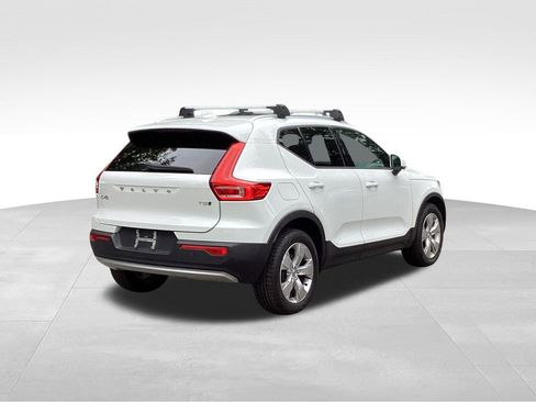 Used 2020 Volvo XC40 T5 Momentum image 6