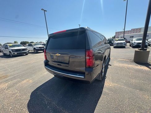 Used 2015 Chevrolet Suburban LTZ RWD image 10