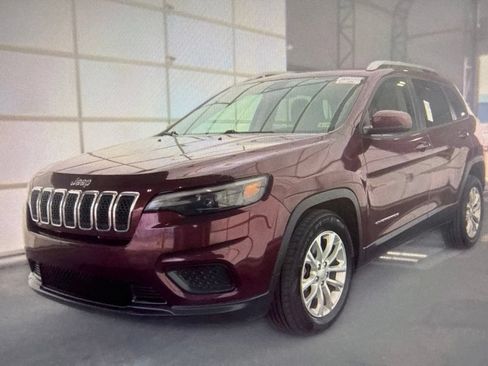 Used 2020 Jeep Cherokee Latitude FWD image 2