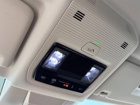 New 2025 Volkswagen Tiguan S image 23