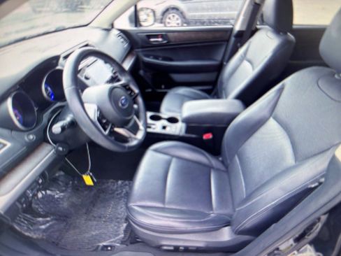 Used 2018 Subaru Outback 2.5i Limited image 3