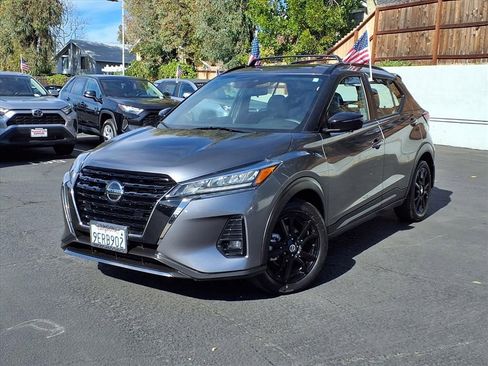 Used 2021 Nissan Kicks SR w/ SR Premium Package image 25