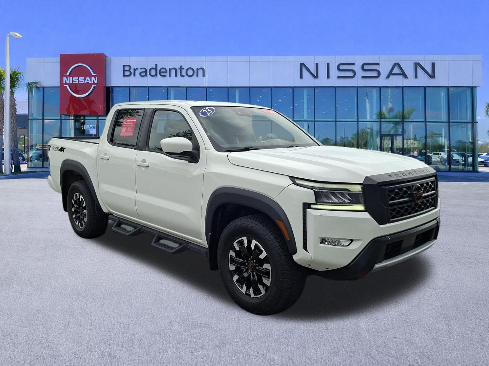 Certified 2023 Nissan Frontier PRO-4X w/ Technology Package AWD/4WD image 3