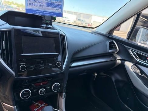 Used 2019 Subaru Forester Premium AWD/4WD image 7