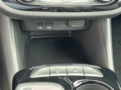 Used 2026 Buick Envista Sport Touring w/ Convenience I Package FWD image 31