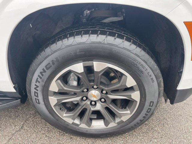 Used 2025 Chevrolet Suburban LT w/ Comfort Package AWD/4WD image 29