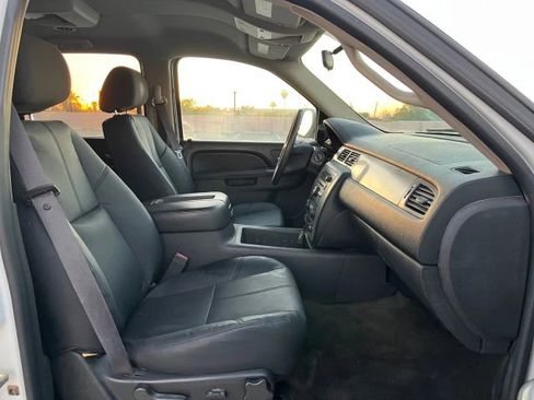 Used 2011 Chevrolet Tahoe LS image 16