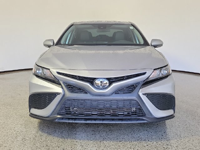 Used 2023 Toyota Camry SE FWD image 3