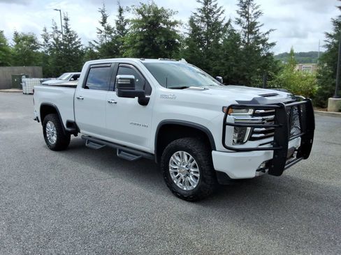 Certified 2022 Chevrolet Silverado 2500 High Country w/ Z71 Off-Road Package AWD/4WD image 3