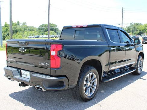 Used 2024 Chevrolet Silverado 1500 High Country w/ Technology Package AWD/4WD image 18