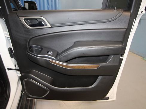 Used 2019 GMC Yukon XL Denali w/ Denali Ultimate Package image 32