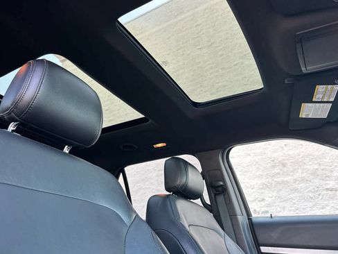 Used 2016 Ford Explorer XLT w/ Equipment Group 202A FWD image 18