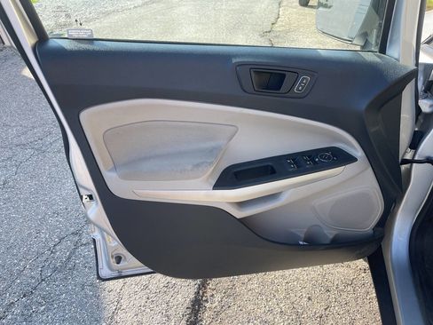 Used 2021 Ford EcoSport S image 9