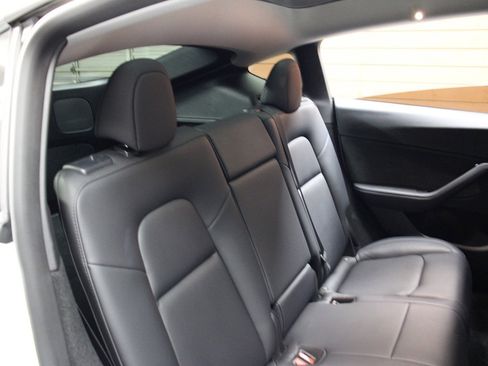 Used 2023 Tesla Model Y Long Range image 26