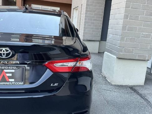Used 2020 Toyota Camry LE FWD image 6