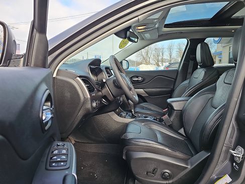 Used 2022 Jeep Cherokee Limited image 14