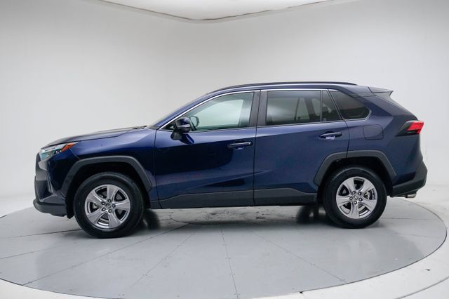 Used 2025 Toyota RAV4 XLE AWD/4WD image 2