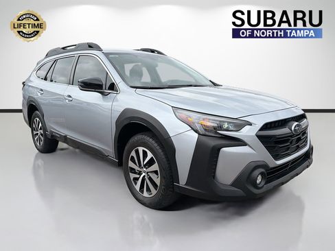 Used 2024 Subaru Outback Premium image 1