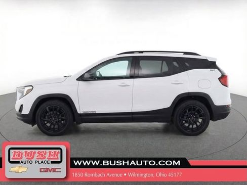 Used 2024 GMC Terrain SLT w/ Infotainment Package II image 6