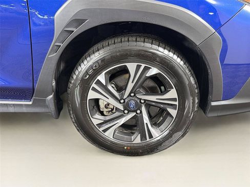 Used 2025 Subaru Crosstrek 2.5i Premium AWD/4WD image 36