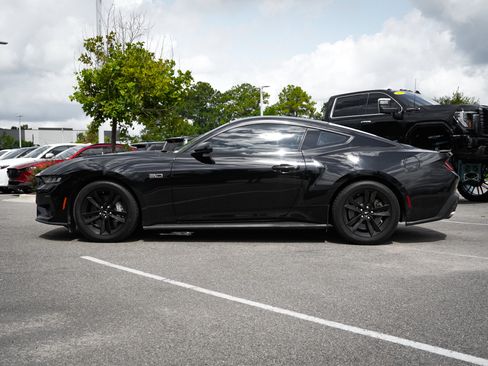 Used 2024 Ford Mustang GT RWD image 7