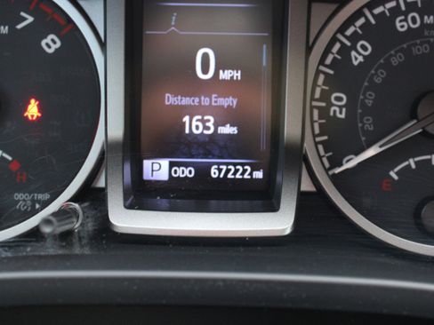 Used 2023 Toyota Tacoma SR5 AWD/4WD image 2