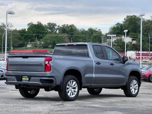 Used 2020 Chevrolet Silverado 1500 Custom w/ Custom Value Package AWD/4WD image 7