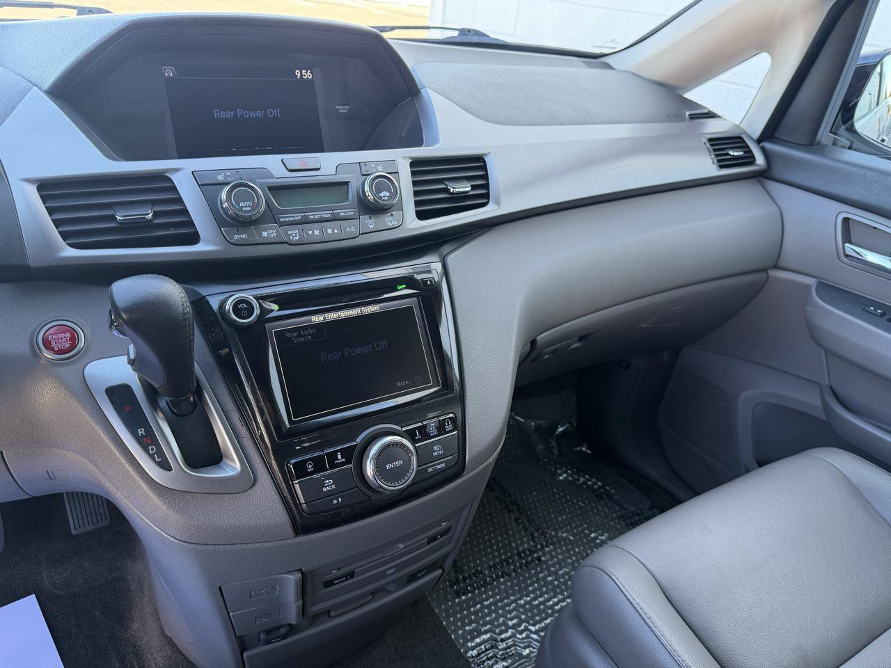 Used 2015 Honda Odyssey Touring Elite image 10