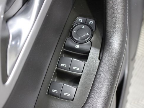 Used 2022 Chevrolet Blazer LT FWD image 7