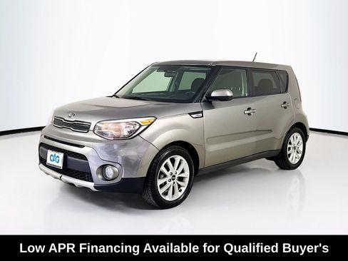 Used 2018 Kia Soul + FWD image 3