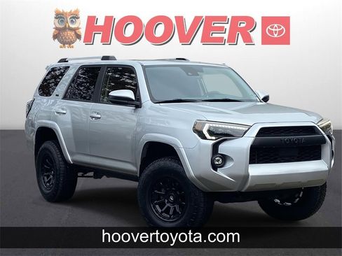Used 2022 Toyota 4Runner SR5 image 1