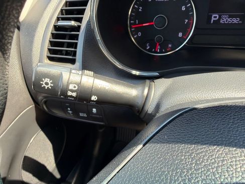 Used 2016 Kia Forte LX FWD image 28